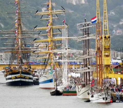 Grands voiliers de l’Armada de Rouen en Normandie