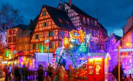 Marché de Noël illuminé